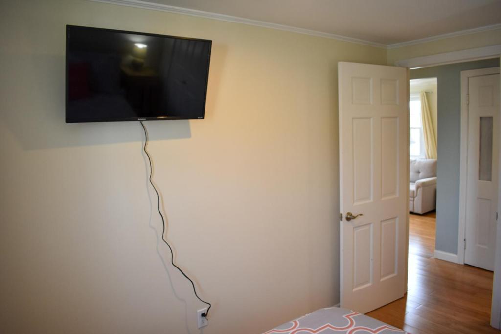 Seaside Serenity, Just A Block /0.1 Mile Away From The Beach Yarmouth Port Екстериор снимка