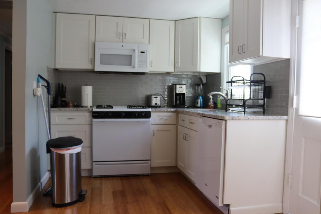 Seaside Serenity, Just A Block /0.1 Mile Away From The Beach Yarmouth Port Екстериор снимка