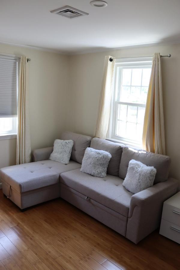Seaside Serenity, Just A Block /0.1 Mile Away From The Beach Yarmouth Port Екстериор снимка