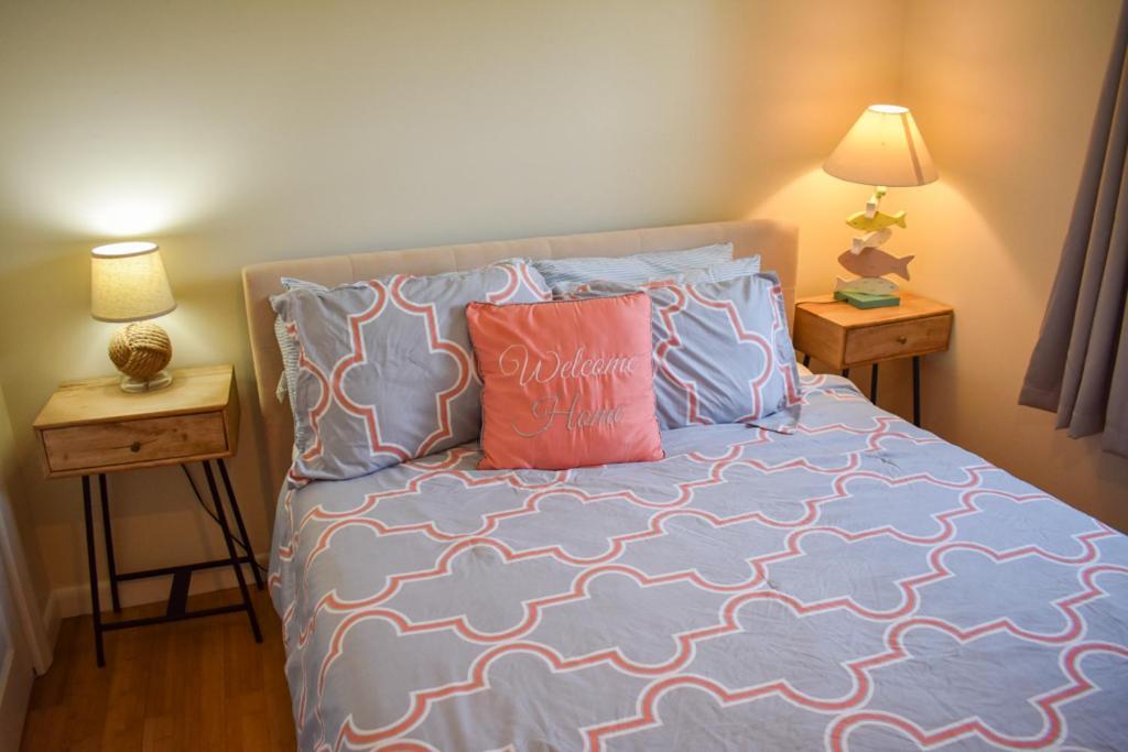Seaside Serenity, Just A Block /0.1 Mile Away From The Beach Yarmouth Port Екстериор снимка