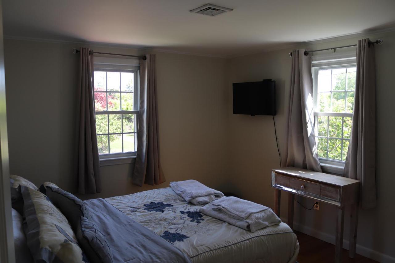 Seaside Serenity, Just A Block /0.1 Mile Away From The Beach Yarmouth Port Екстериор снимка